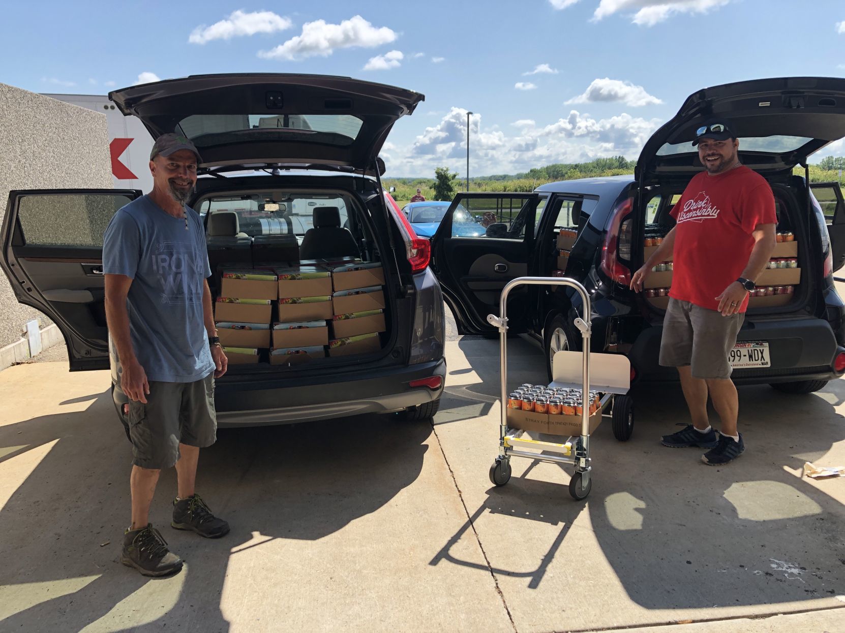 H-Phone Brewmaster Dean (L) & Sales Director Ross (R).JPG